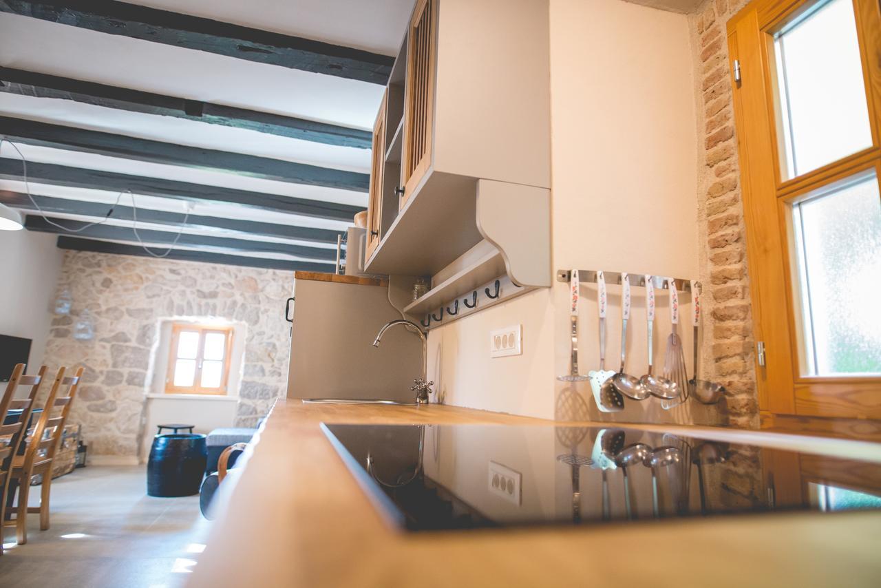 Holiday Home Jela Dobrinj Exterior foto