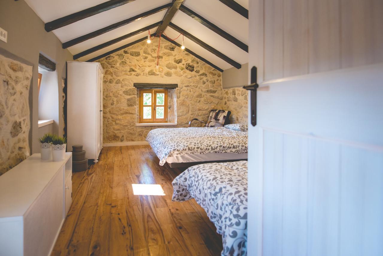 Holiday Home Jela Dobrinj Exterior foto